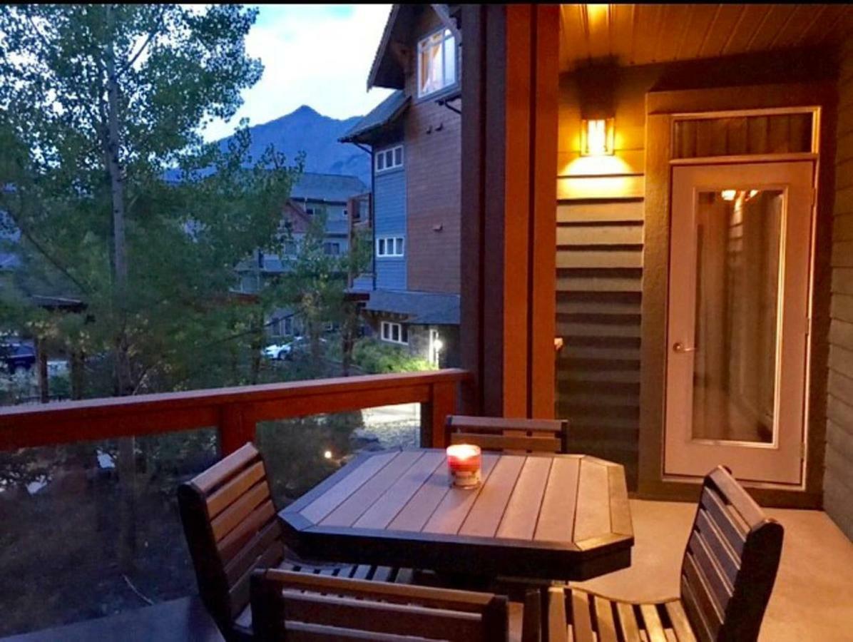 Luxurious & Spacious Mountain Retreat Canmore Exterior foto